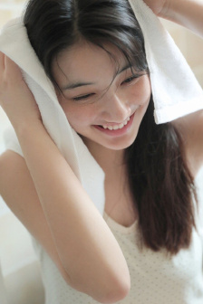 男人把j伸进女人下部